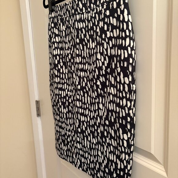 NWT Ann Taylor Fully Lined Zipper Back Straight Pencil Skirt Black White Size 6 - Picture 3 of 13
